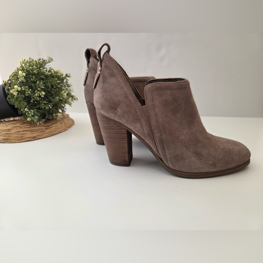 Vince Camuto Taupe Suede Ankle Booties | Size 9 | Block Heel